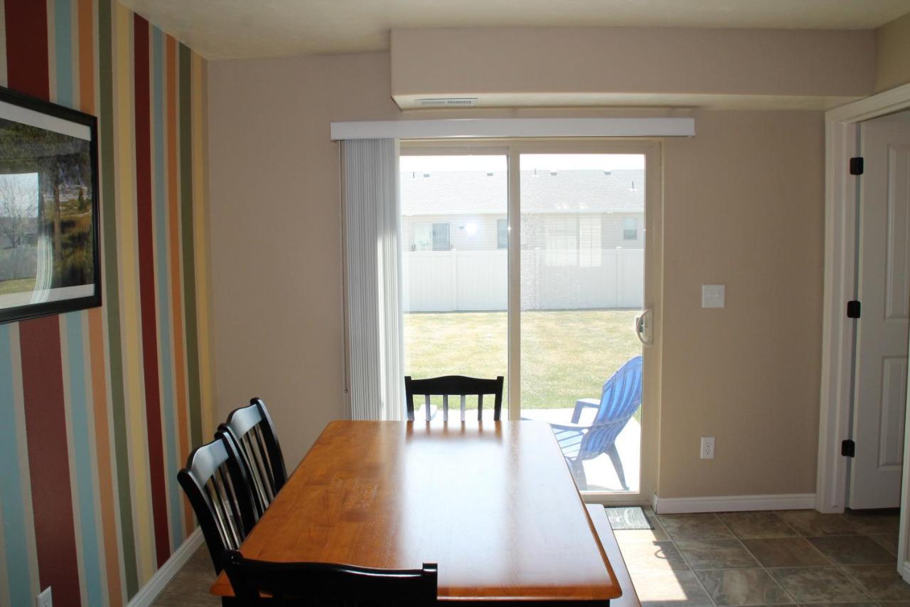 3 Queen Beds, 1 Twin Bed, 2 Rooms, 1 And A Half Bath, Self Check-In, Flexcation Equipped Idaho Falls Luaran gambar
