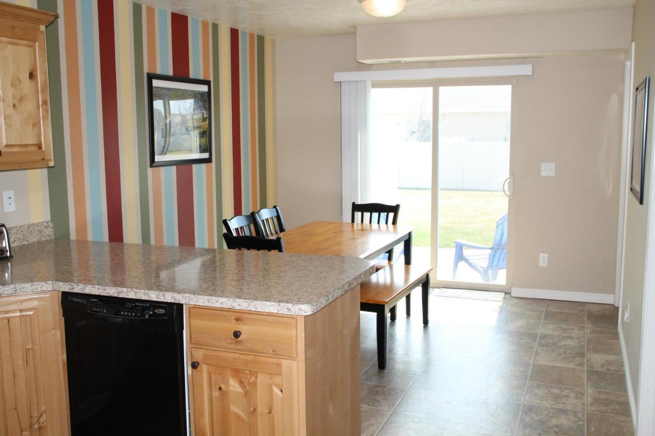 3 Queen Beds, 1 Twin Bed, 2 Rooms, 1 And A Half Bath, Self Check-In, Flexcation Equipped Idaho Falls Luaran gambar