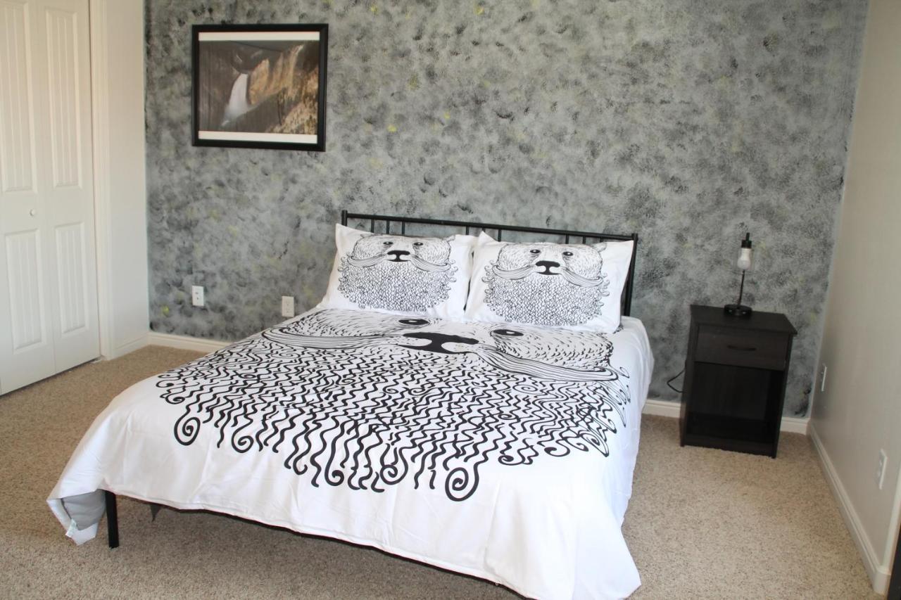 3 Queen Beds, 1 Twin Bed, 2 Rooms, 1 And A Half Bath, Self Check-In, Flexcation Equipped Idaho Falls Luaran gambar